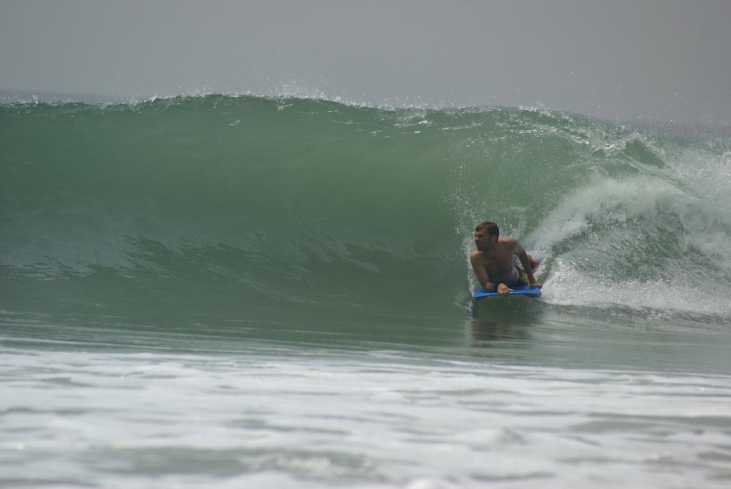 Kame Surf Camp Hotel Assinie Ngoại thất bức ảnh